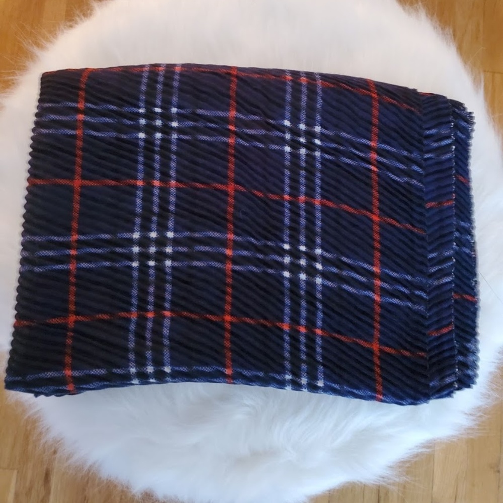 NWOT Fall Navy Blue Scarf